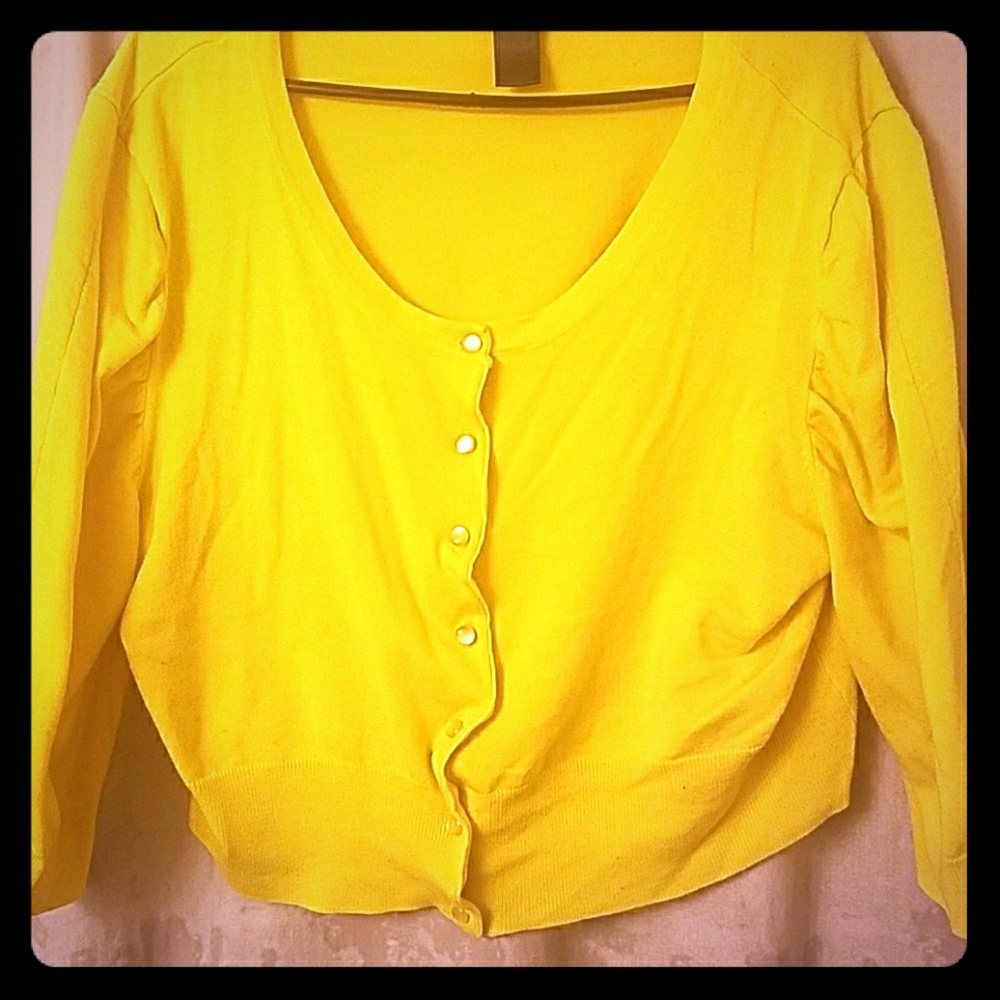 Used half sweater sunshine yellow